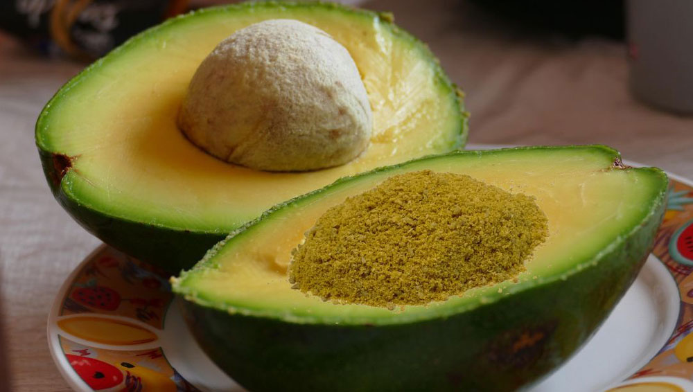 Avocado with Parma! the best snack and quickest to prepare